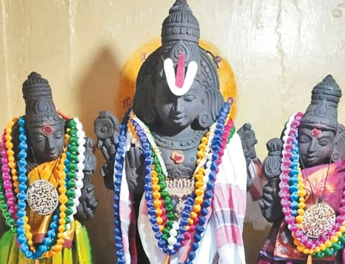 கோவில் நகரத்தில் “அத்தி வரதர்” – மரபா? அரசியல் வியூகமா?