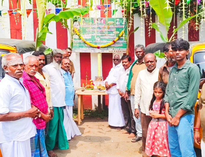 கும்பகோணத்தில் புரட்சித் தலைவி அம்மா ஆட்டோ ஓட்டுநர்கள் நலச் சங்கம் சார்பில் 30-ஆம் ஆண்டு ஆயுதபூஜை விழா