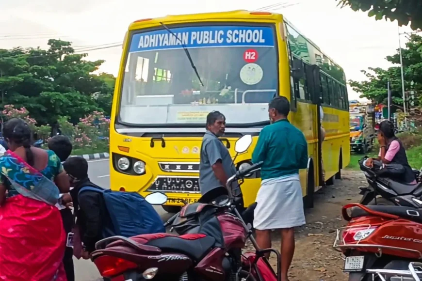 ஊத்தங்கரை அருகே சிறுவர்கள் மீது அதியமான் பள்ளி பேருந்து மோதி விபத்து பள்ளி பேருந்தின் மீது நடவடிக்கையா சிறுவர்களுக்கு வாகனம் கொடுத்த பெற்றோர்கள் மீது நடவடிக்கையா...?