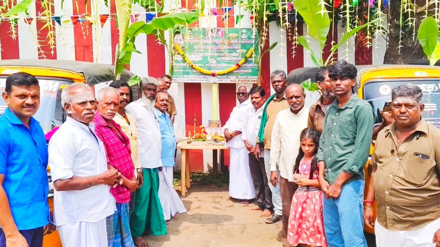 கும்பகோணத்தில் புரட்சித் தலைவி அம்மா ஆட்டோ ஓட்டுநர்கள் நலச் சங்கம் சார்பில் 30-ஆம் ஆண்டு ஆயுதபூஜை விழா